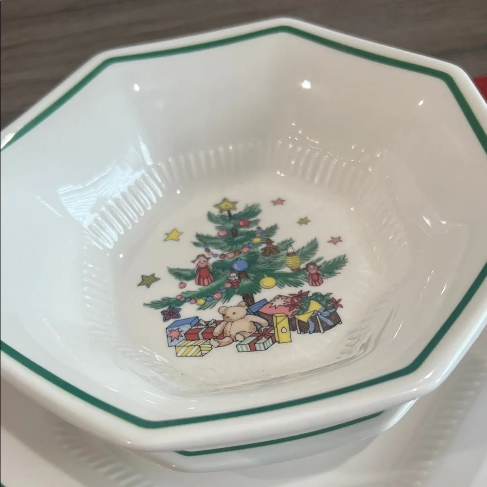 Christmastime 4 Place Setting by NIKKO Japan - Picture 9 of 15